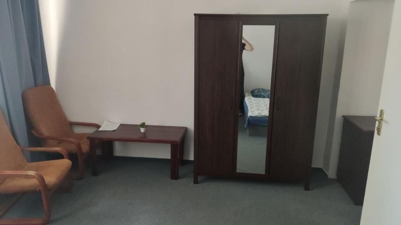 Rooms In The Centrum Of วอร์ซอ ภายนอก รูปภาพ